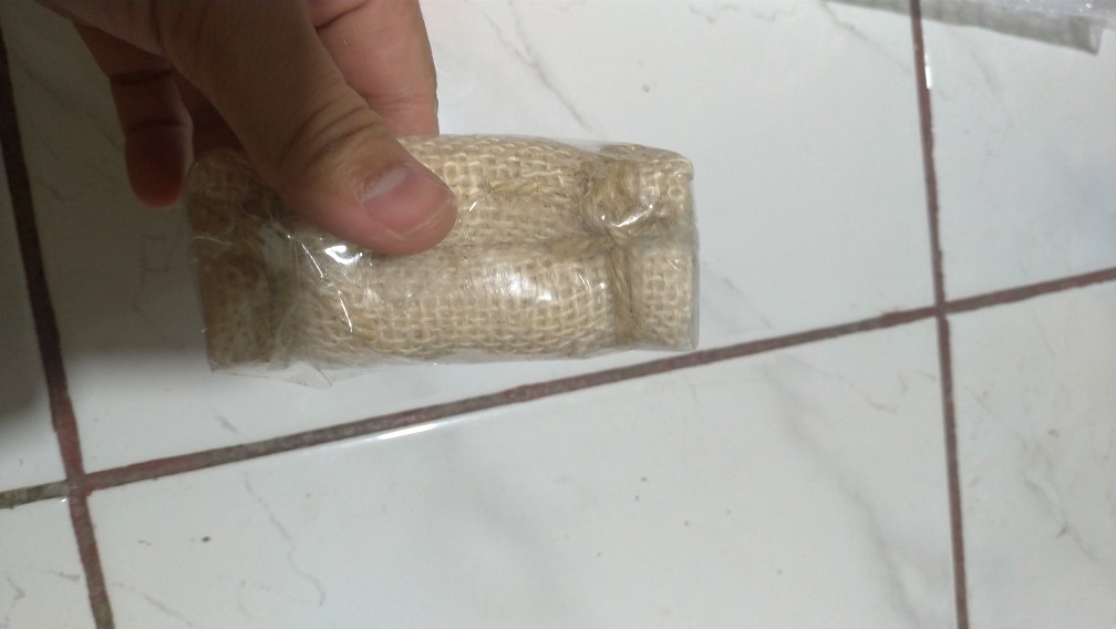 Tempat Display Bantalan Cincin Tali Samping Krem Mahar Seserahan