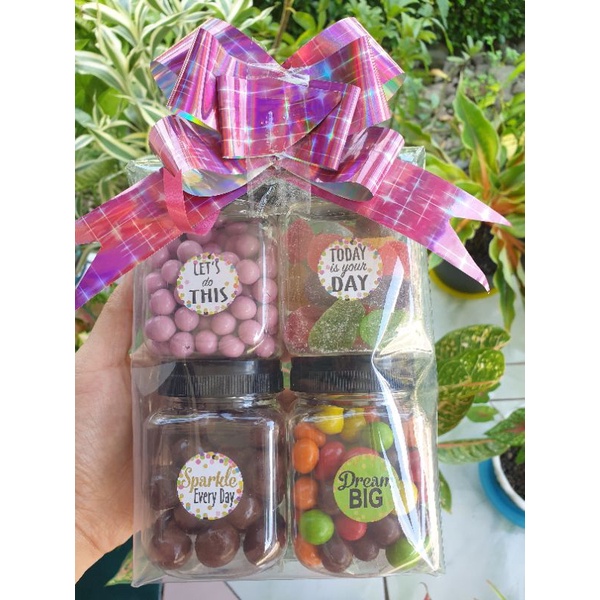 

hampers coklat isi 4