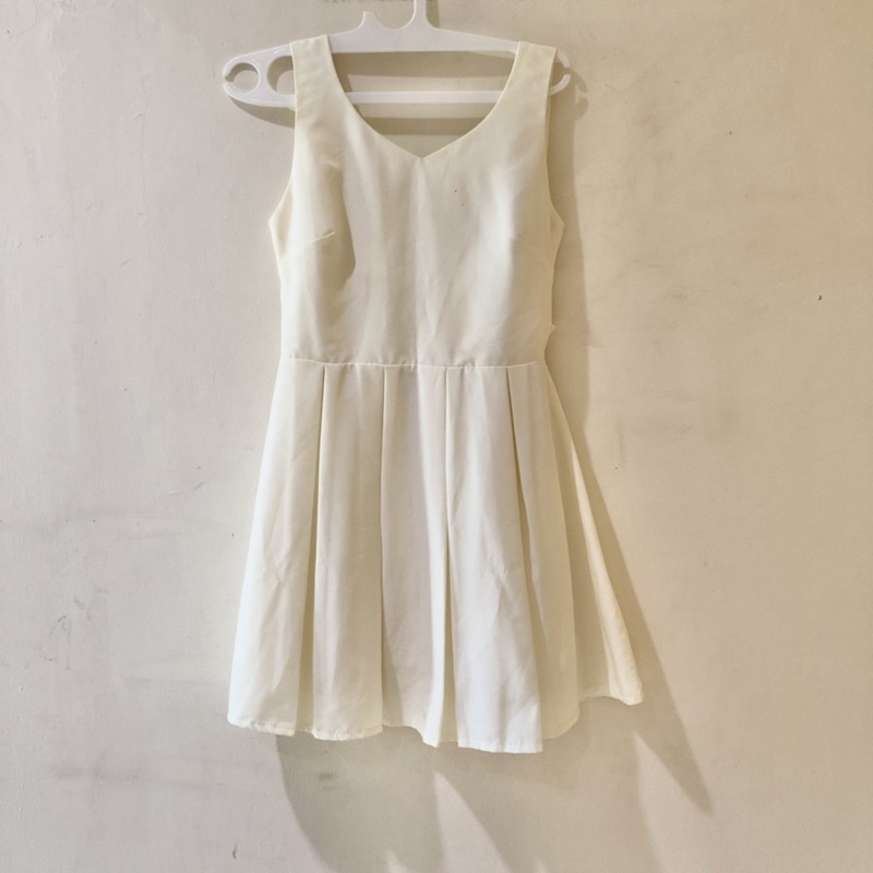 Dress Putih Polos Cantik Korean Gaun Putih Tulang