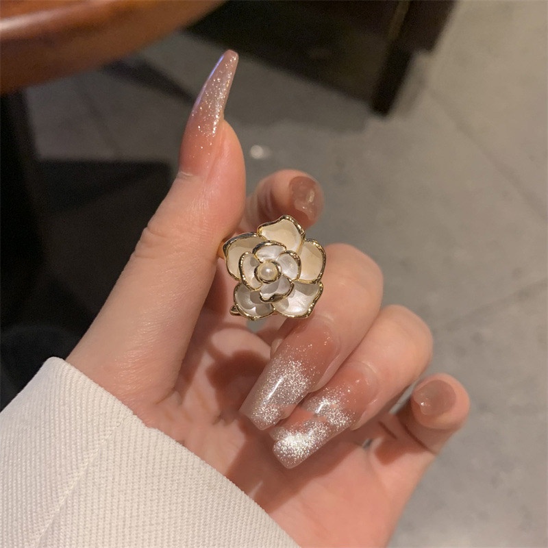 Cincin Model Terbuka Desain Bunga Camelia Putih Gaya Retro Unik Untuk Wanita