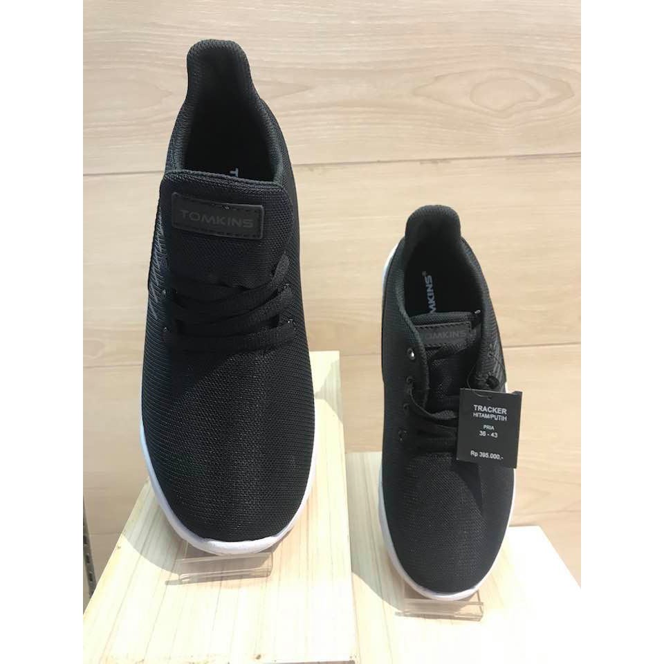 TOMKINS / SEPATU SEKOLAH