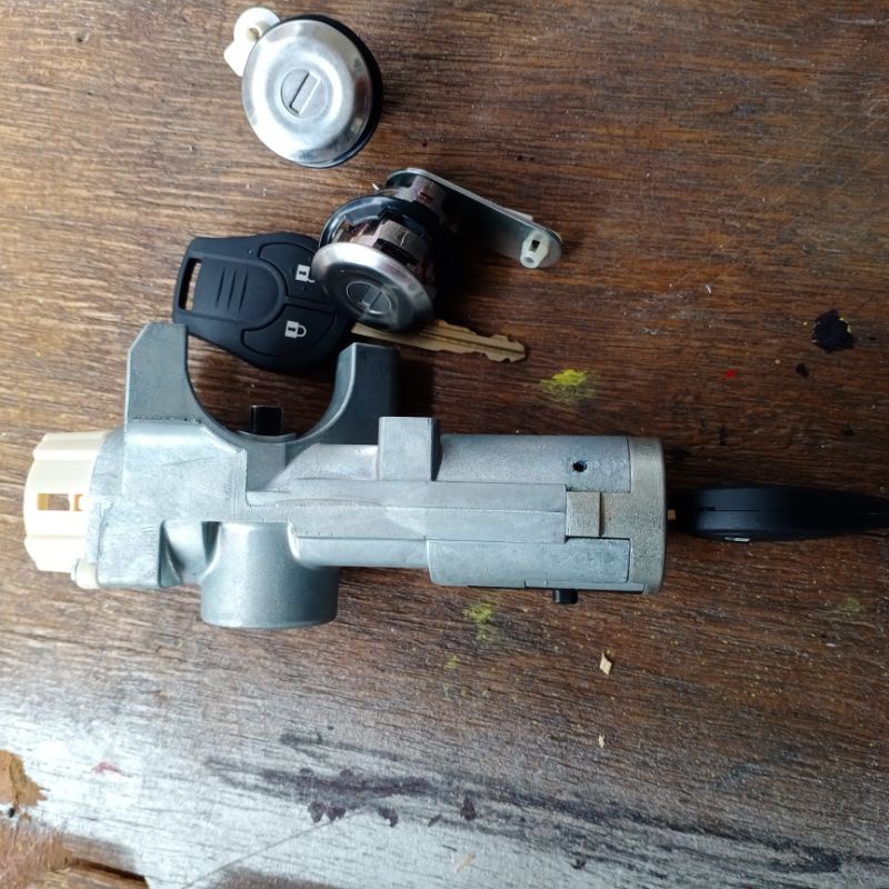 Swick Kontak mobil Nissan