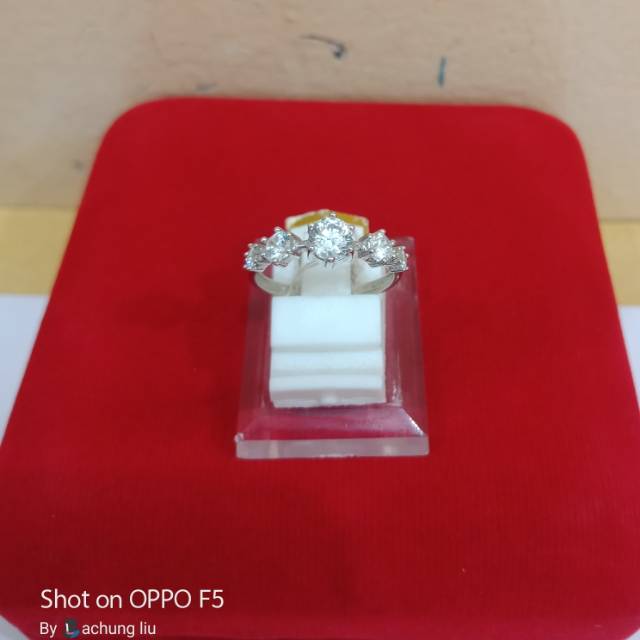 Cincin emas putih batu putih kadar 750