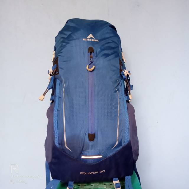 Tas Gunung atau Keril Equator 30