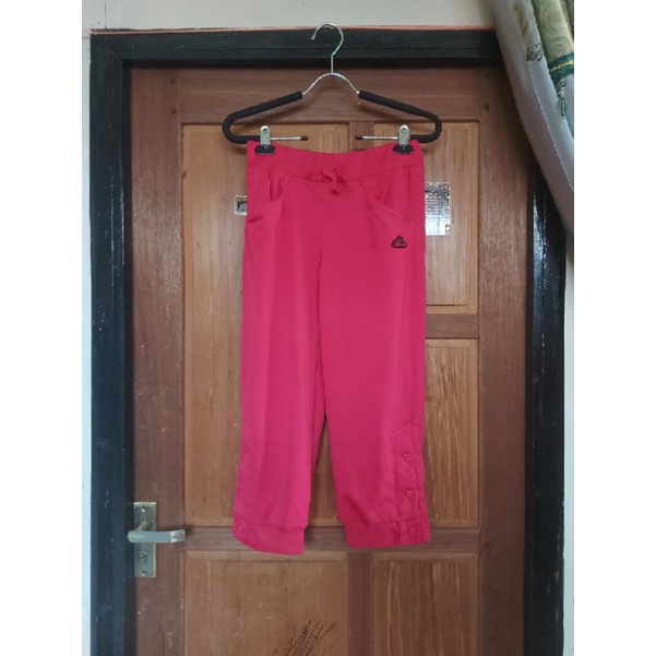 Celana Puntung Olahraga Wanita Brand ADIDAS