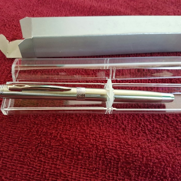 

kaligrafi-perlengkapan- fountain pen genius titanium shiny.nib.m.pena tinta isi ulang.termurah