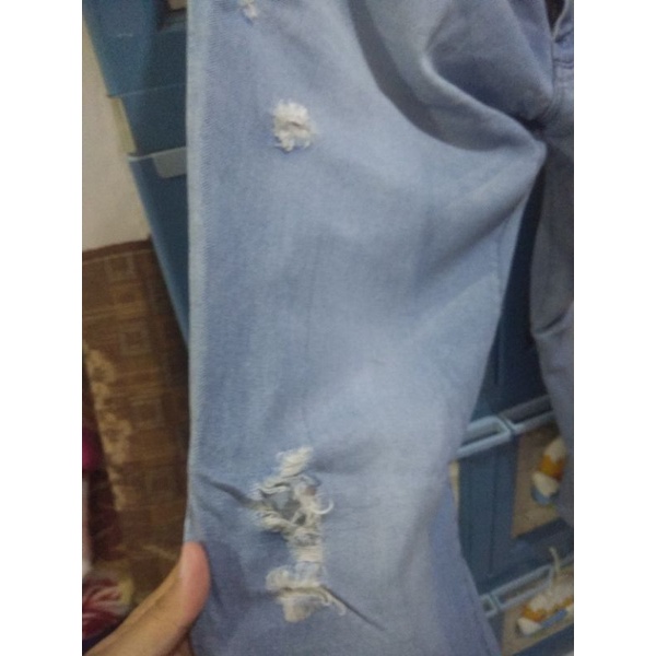 PRELOVED Ripped jeans