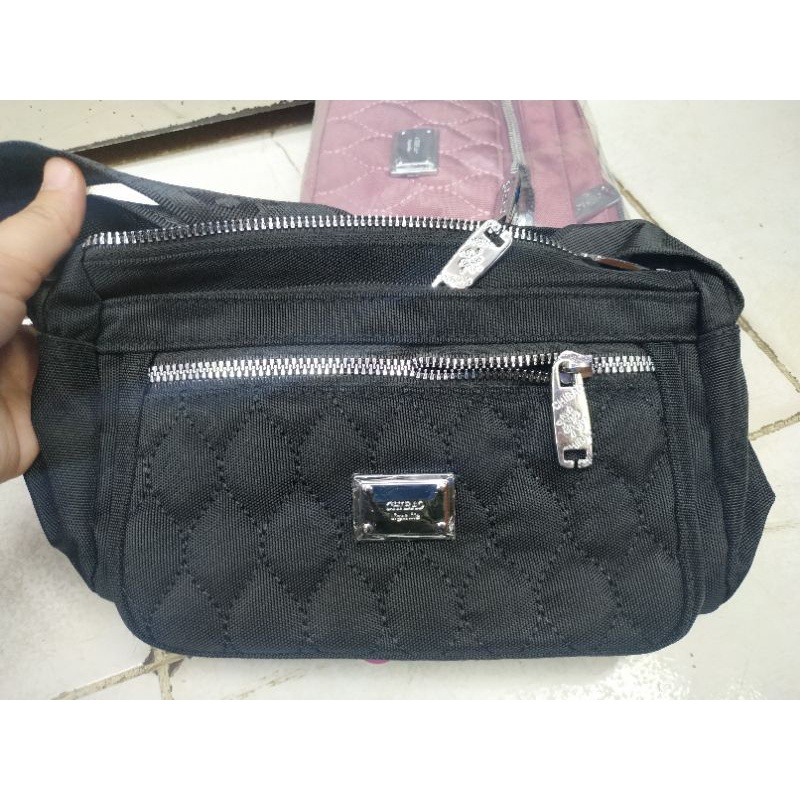 BEST SELLER.!!! Tas Slempang Wanita Tas Chibao 0071-22 bahan Kanvas. Tas Chibao Import Chibao Ori Tas wanita Import Murah Berkualitas.!!!