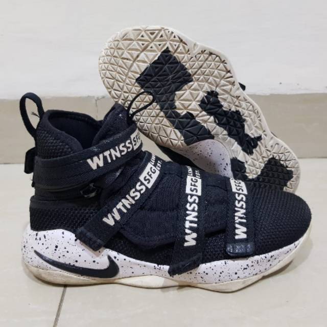lebron soldier 11 flyease youth