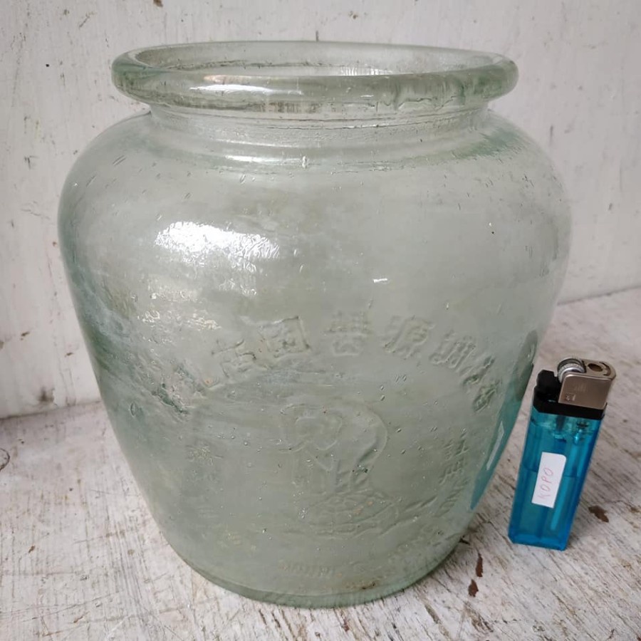 

Pajangan Toples Lawas ex Tahu asin dan Kacang