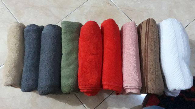 Handuk Merah Putih Polos, Nusantara Dan Chalmer Tanggung Ukuran 50x100  By Terry Palmer