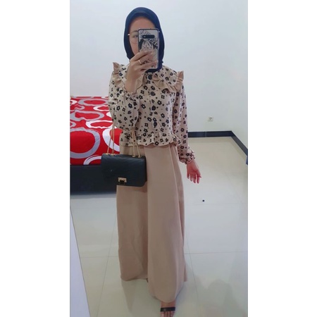 Gamis polos kombinasi