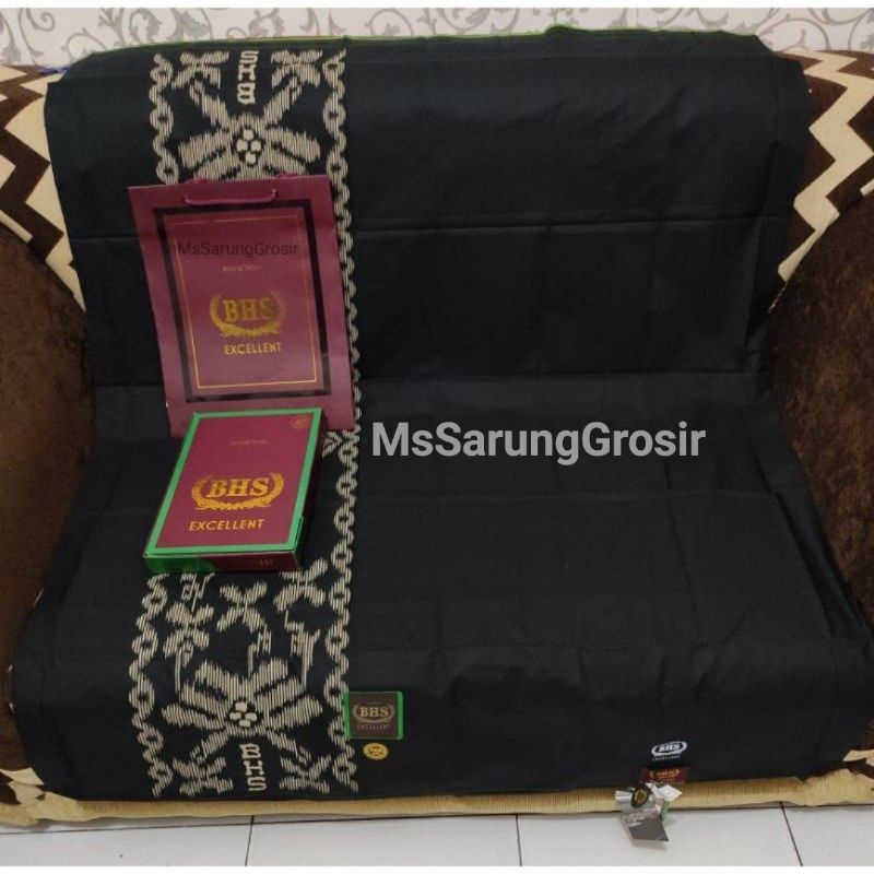 Kain Sarung Pria SARUNG BHS TKB GOLD EXCELLENT WPL POLOS HITAM S1C5 Kualitas Terbaik Kekinian Promo 