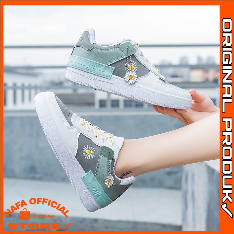 SW12 Sepatu wanita