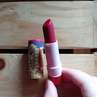 Sephora lipstories (classic red) a little magic