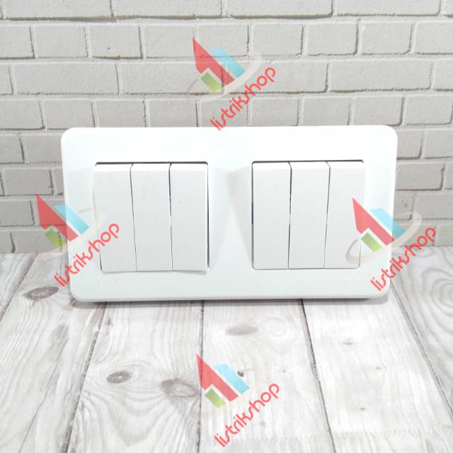 Saklar Triple 2 Gang Leona Schneider