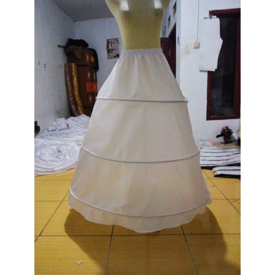 PLAT GRADE A Petticoat kawat gaun RING 3 Gaun Pengantin Pesta Wisuda Ujian Praktek KAWAT GAUNPetticoat/petikut pengembang gaun Ring 3 MURAH Diameter 95cm Pengembang Gaun Ring 3 MURAH Diameter 95cm Petticoat Ring 3 Murah Meriah Kualitas Baik Rok Pengembang