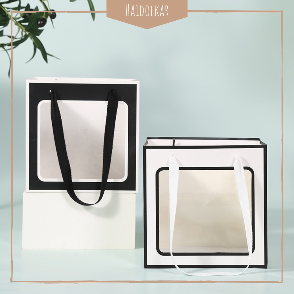 

Paper bag hadiah jendela / paper bag kado / paper bag souvenir / kantong toples