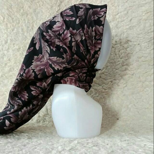 segi empat wolfis motif bunga