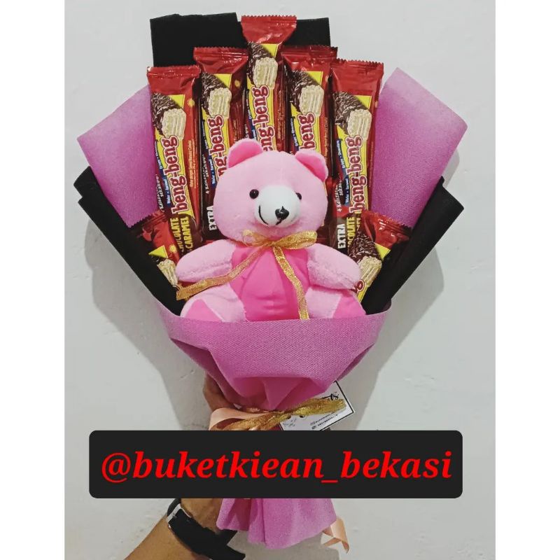 

buket pink / buket snack pink / kado ulang tahun / kado wisuda / buket snack / buket cantik