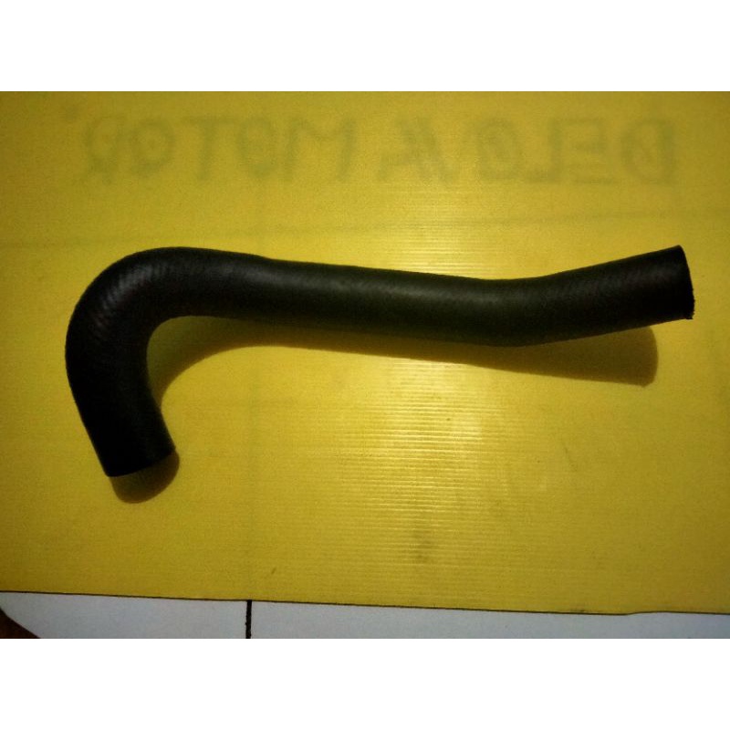 slang radiator atas mobil Toyota Innova bensin ori