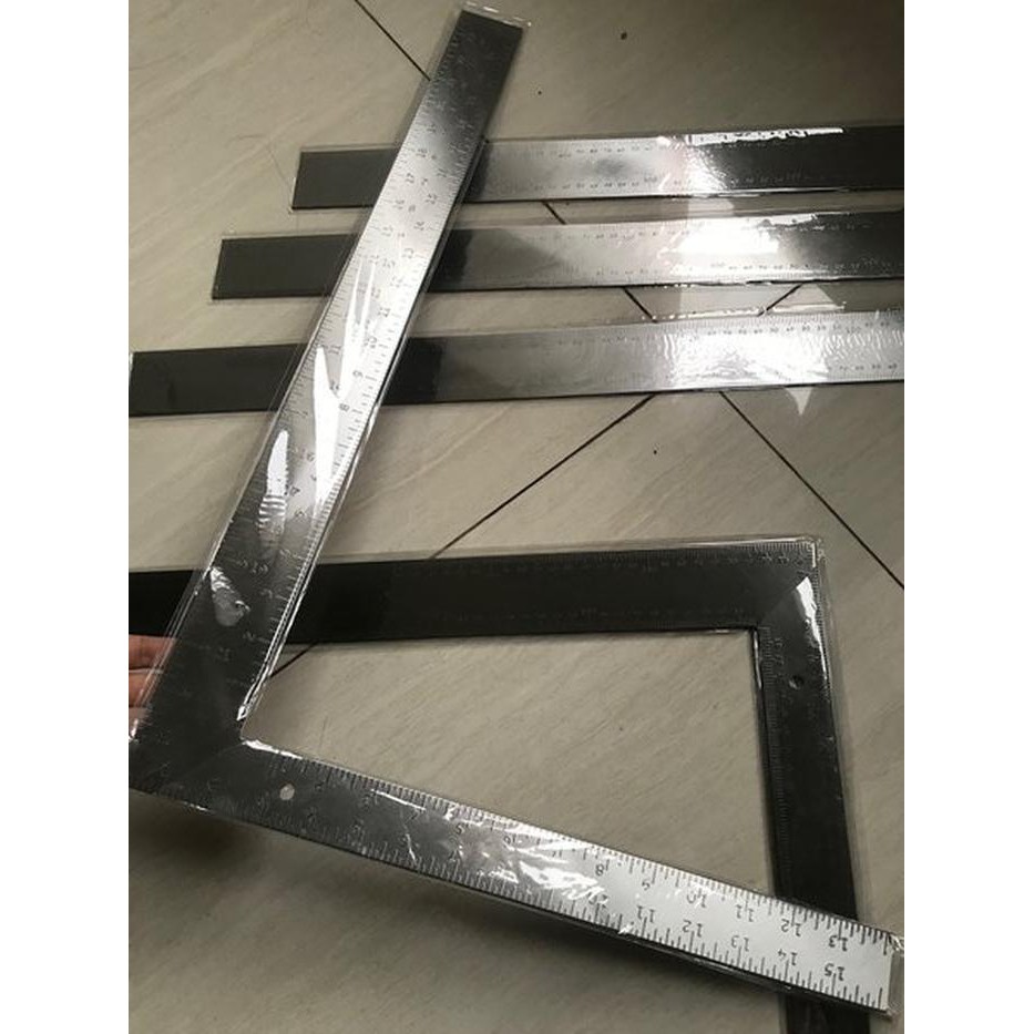 

Penggaris Siku Stainless Steel Ukuran 60 x 40 cm