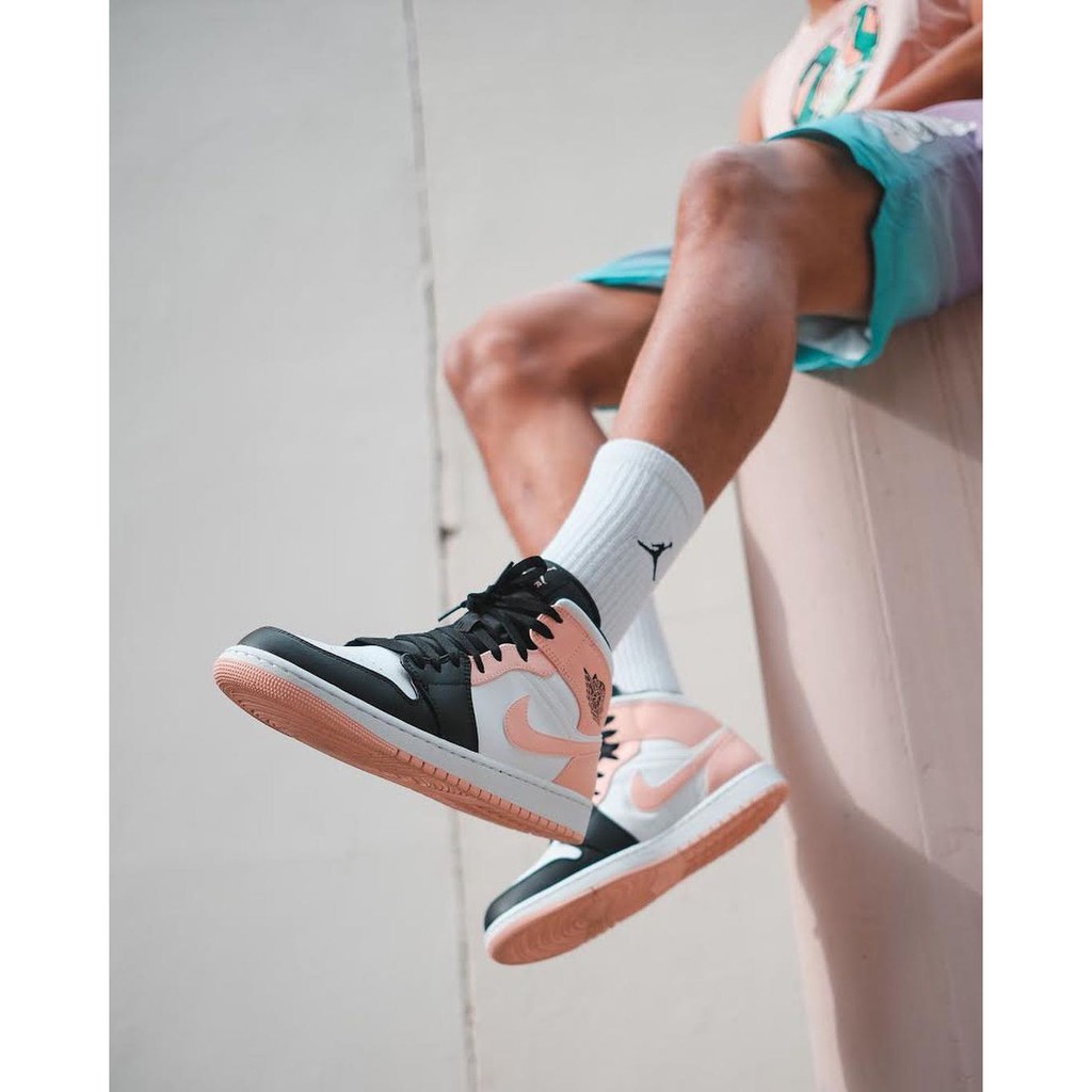 Air Jordan 1 Mid 'Crimson Tint'