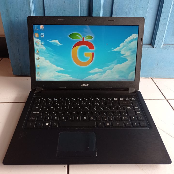 Acer Z1401-C555 Hitam 14 inch RAM 2GB HDD 500GB Windows7 Laptop Second