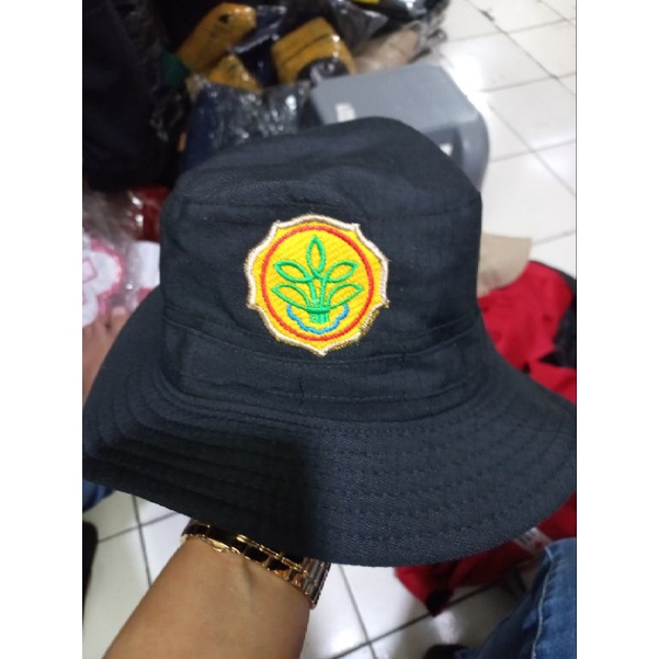 topi pertanian lapangan