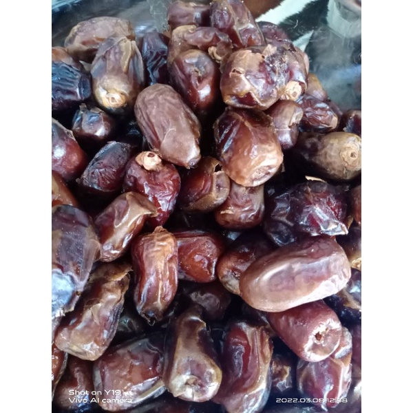 

Kurma Curah Berat - 500 Gram