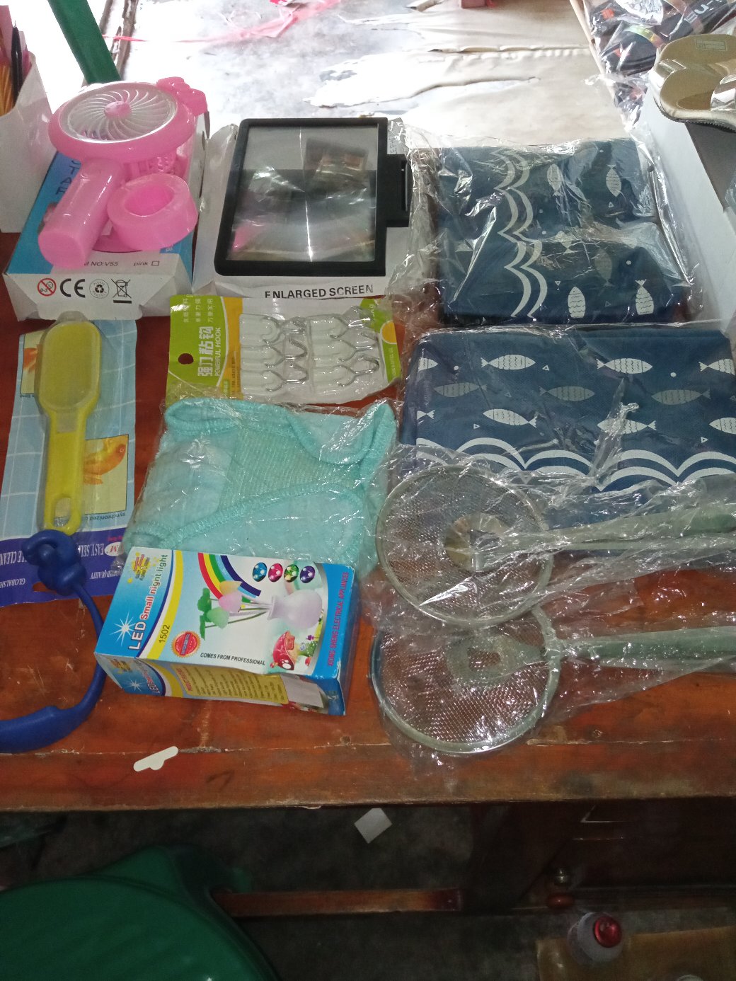 Gantungan Tempel Hook Serbaguna Candid