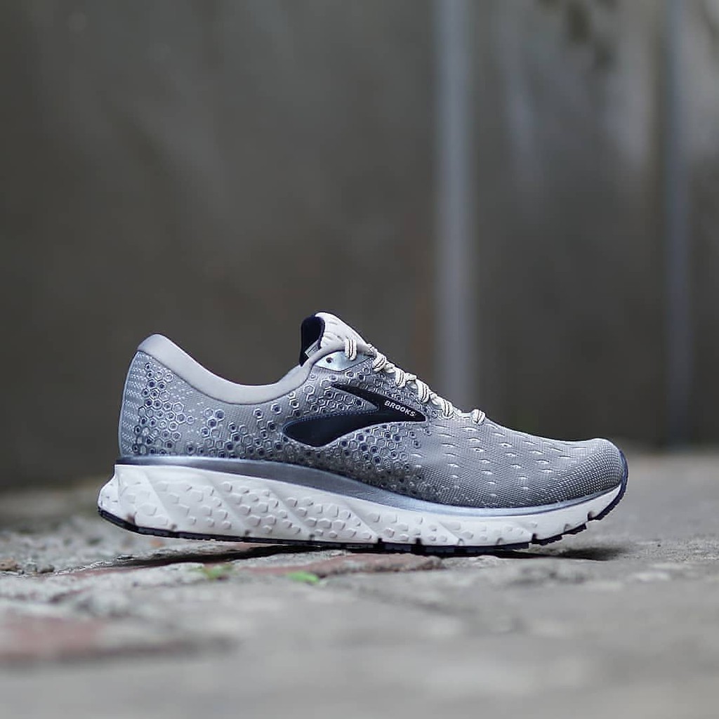 brooks cushion me