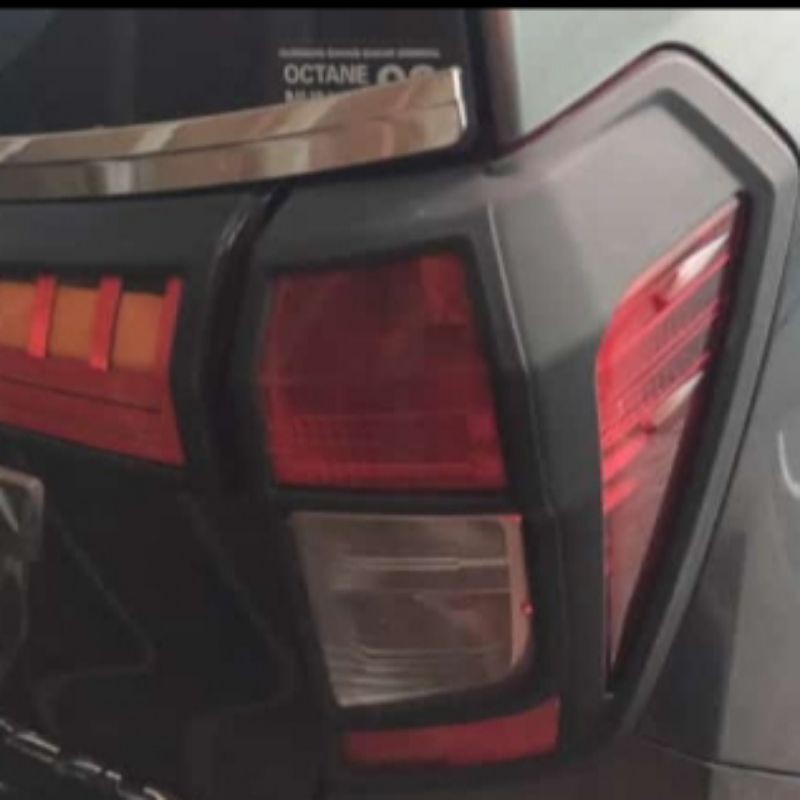 Garnish Lampu Belakang Calya 2019-2020