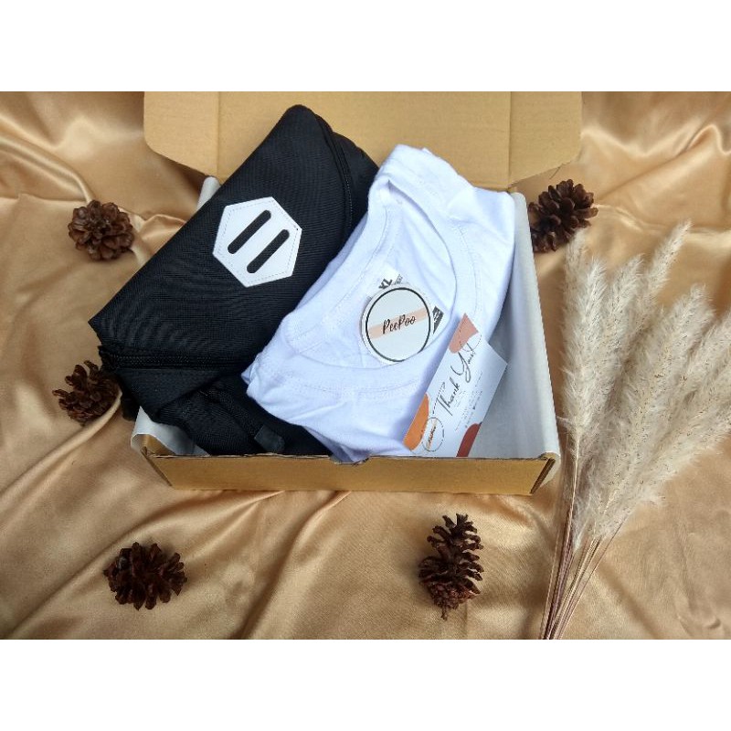 

HAMPERS MURAH/HAMPERS COWOK/GIFT BOX COWOK/KAOS POLOS/WAIST BAG/GIFT BOX/GIFT SET/KADO WISUDA