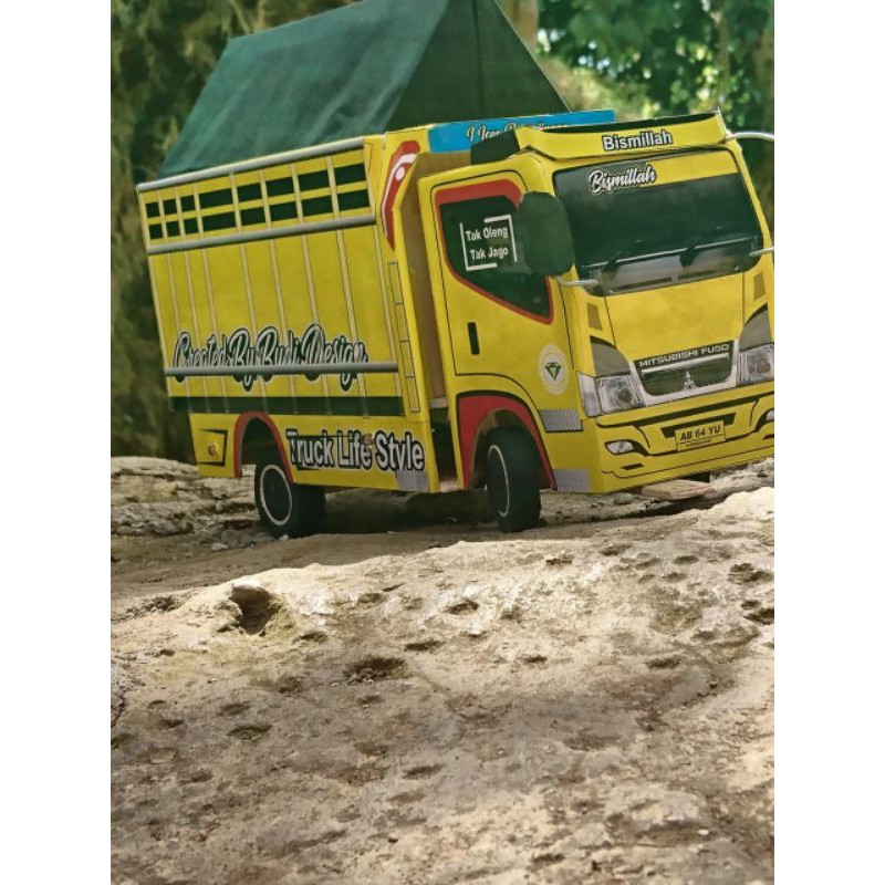 miniatur truk oleng remot