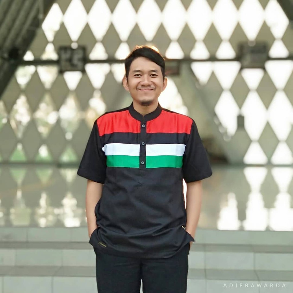 Koko Palestina Hitam Eksklusif Lengan Pendek