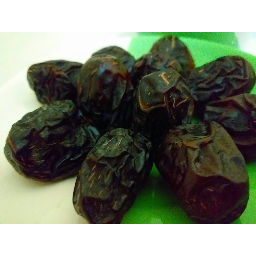 

KURMA AJWA ASLI