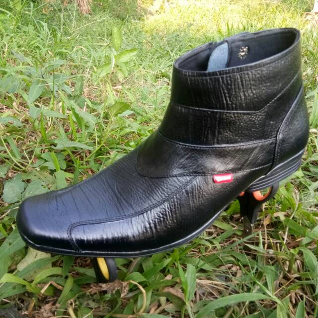 Sepatu pdh boots kulit asli nyaman dipakai