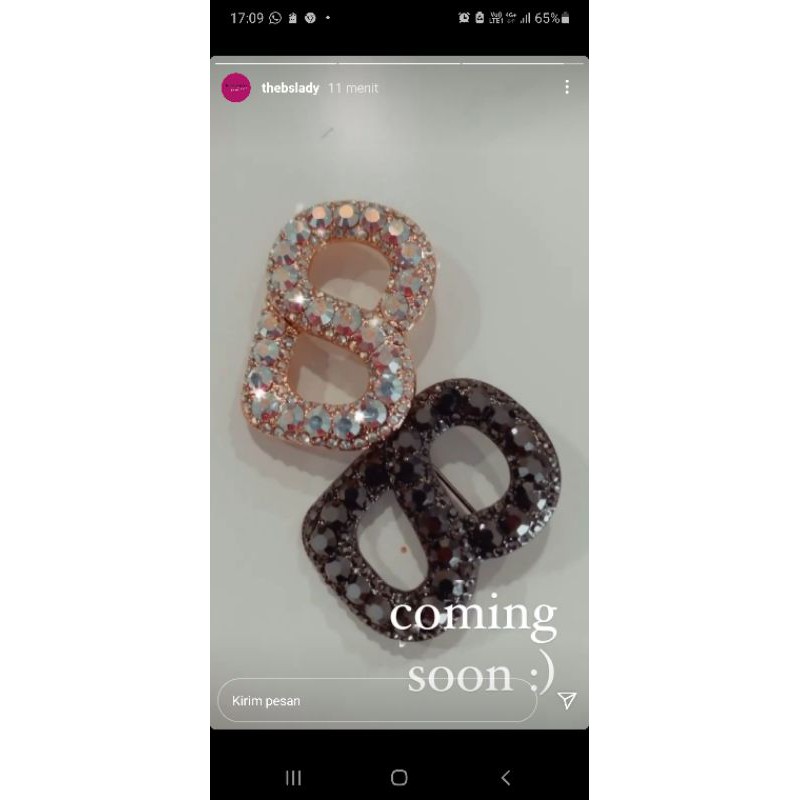 buttonscarves brooch hitam