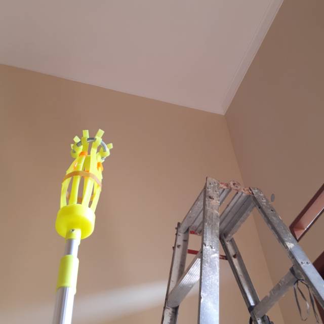 Galah lampu multifungsi