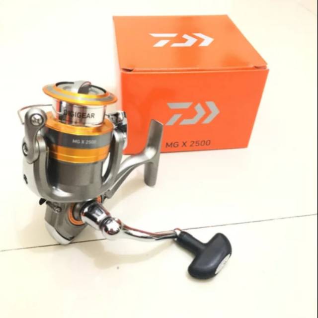Reel Daiwa MG X 2500