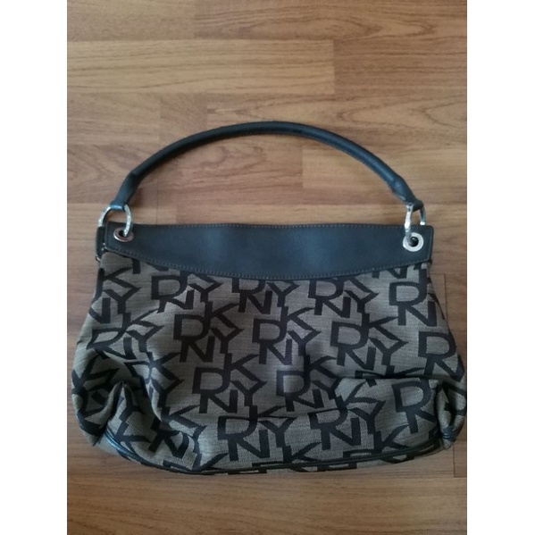 DKNY hand bag preloved
