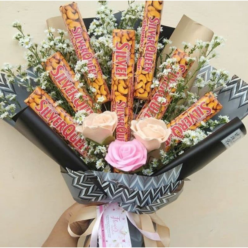 

Bouquet Coklat Silverqueen Cantik Big and Mini Request Custom Bouquet coklat