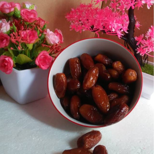 

Kurma madu curah Tunisia 5kg