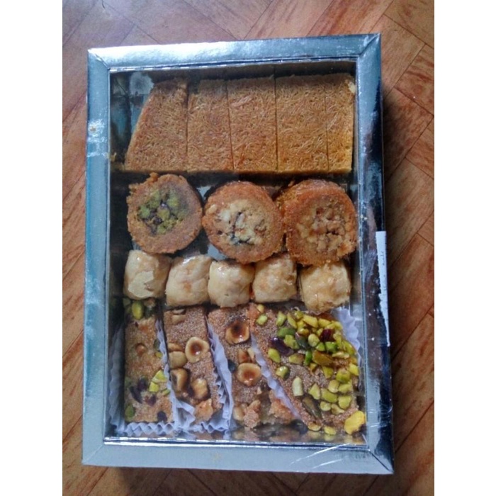 

Eat | Manisan Mix Baklava, Basbusa, Kunafa Made In Arab Isi Kacang Kacangan