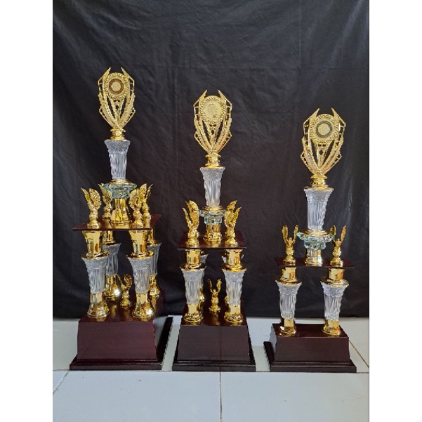 PIALA /TROPHY KAKI 4 MEWAH SET JUARA 123 LENGKAP DENGAN TULISAN PIALA