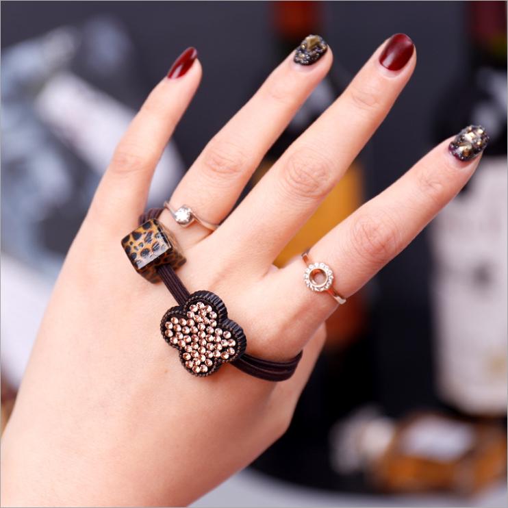 Ikat Rambut Elastis Gaya Korea Motif Leopard Bahan Karet Ikat Rambut Elastis Gaya Korea Motif Leopard Bahan Karet