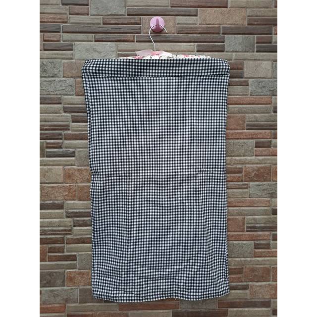 

Rok Pensil Motif Kotak (preloved)