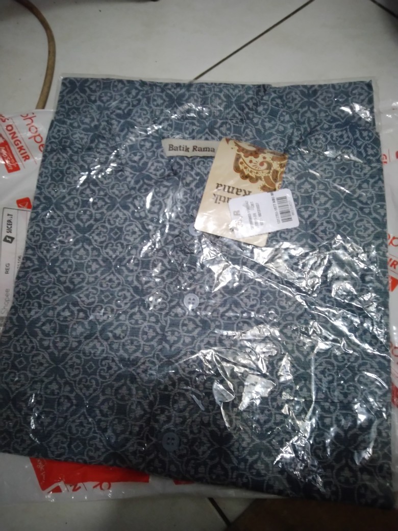 Ramayana - Kemeja Batik Pria Motif Rama Abumuda 1977