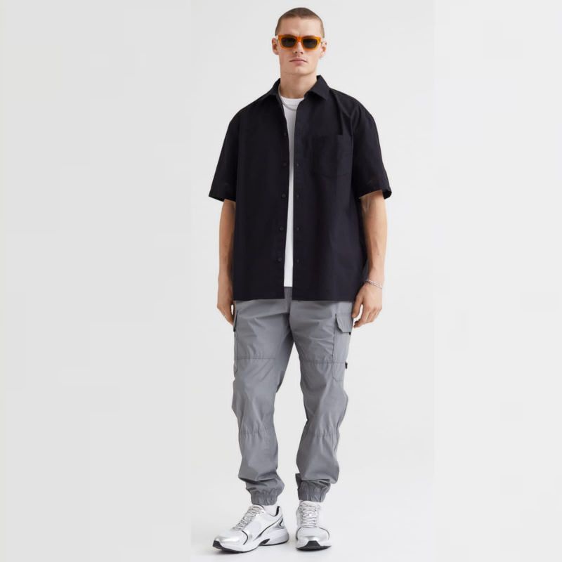H&M Kemeja Pria Basic Polos Pendek Hitam